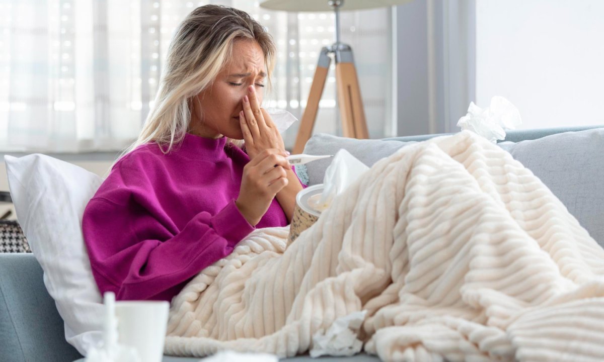 Vitamin C, mokra kosa i 'iznojavanje': Što je istina, a što mit o prehladi?