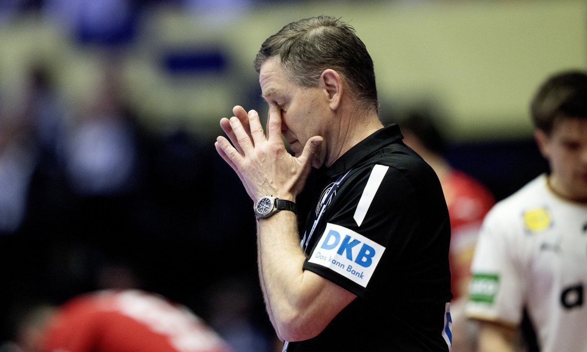 Njemački izbornik dobio urnebesan poklon uoči finala Europskog prvenstva Kép