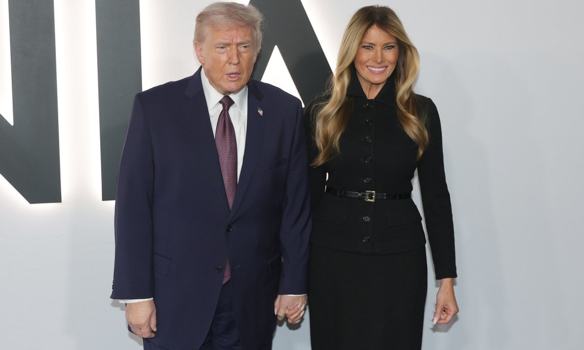 Trump 'iziritiran' onim što Melania radi: Uvjeren je da mu obitelj ...