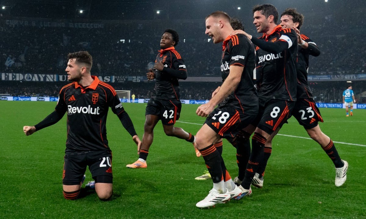 Sjajni Bautrina i Smolčić srušili Napoli i odveli Como u polufinale kupa. Baturina zabio dva penala, Smolčić jedan Kép