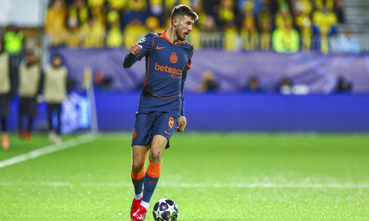 Sučić i Inter bez golova protiv Smolčića i Coma u polufinalu Kupa Kép