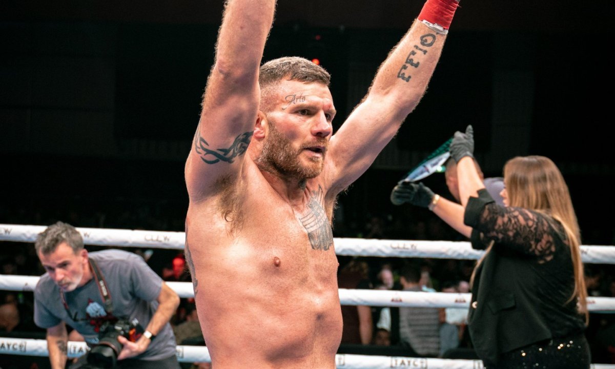 Nevjerojatni Martinjak demolirao Villanuevu u prvoj rundi i obranio svjetski pojas Kép