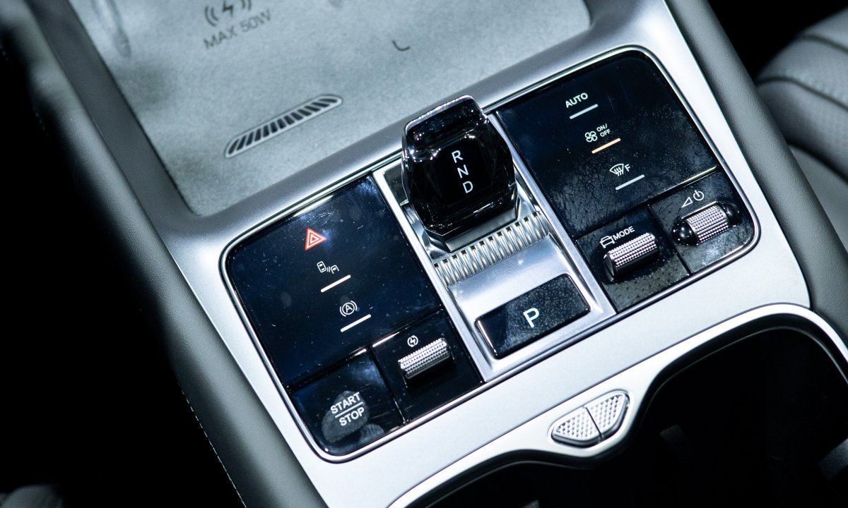 Jedna oznaka na mjenjaču može pomoći u vožnji, ali i povećati potrošnju ako je koristite pogrešno Kép