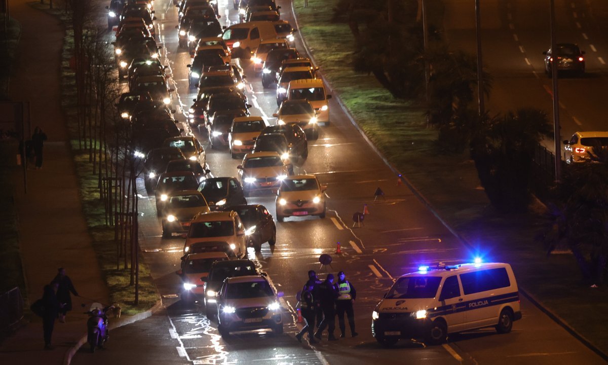 Što se događa u Splitu? Na ulazu u grad 'krkljanac', posvuda policija Kép
