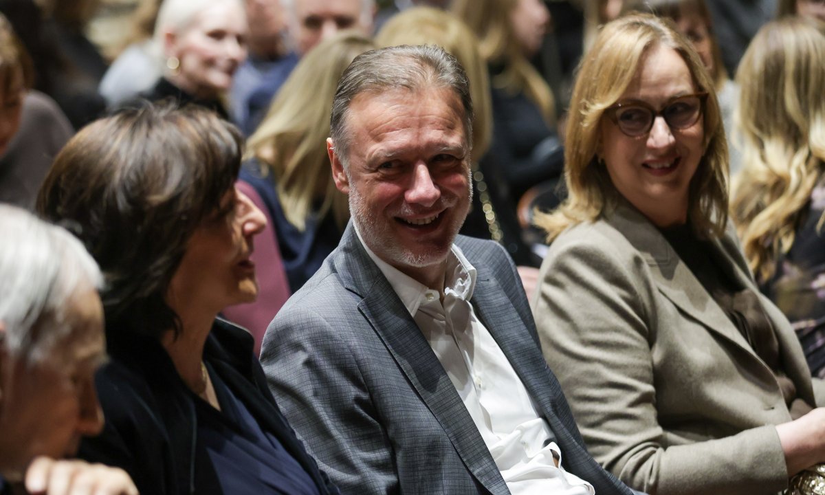 Gordan Jandroković sa suprugom Sonjom u odličnom raspoloženju na premijeri Kép