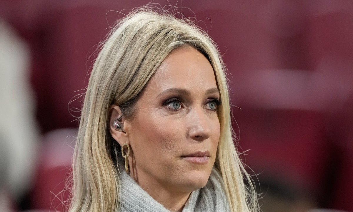Hélène Hendriks: Povratak voditeljice nakon operacije i radno ljeto — image 1