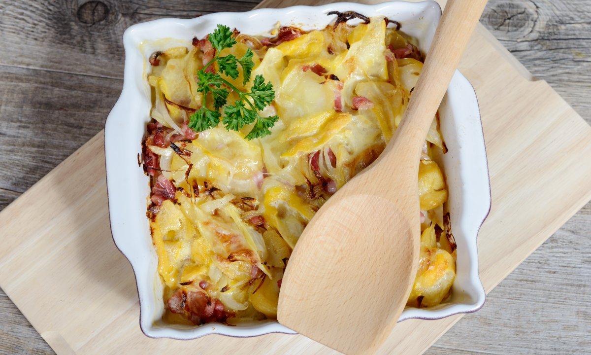 Topljeni sir, hrskava slanina i vino: Isprobajte recept za tartiflette, najukusnije utješno jelo sezone