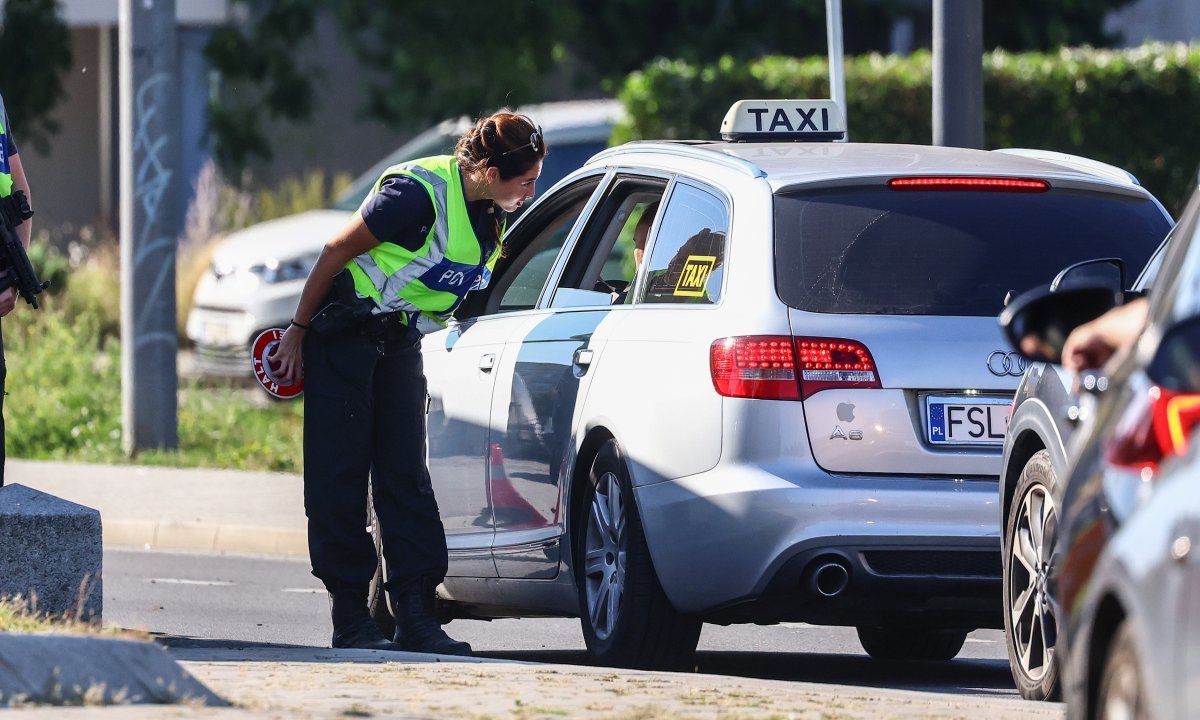 Policija dronovima lovi vozače koji 'blicaju' drugima: U jednoj akciji palo ih čak 47