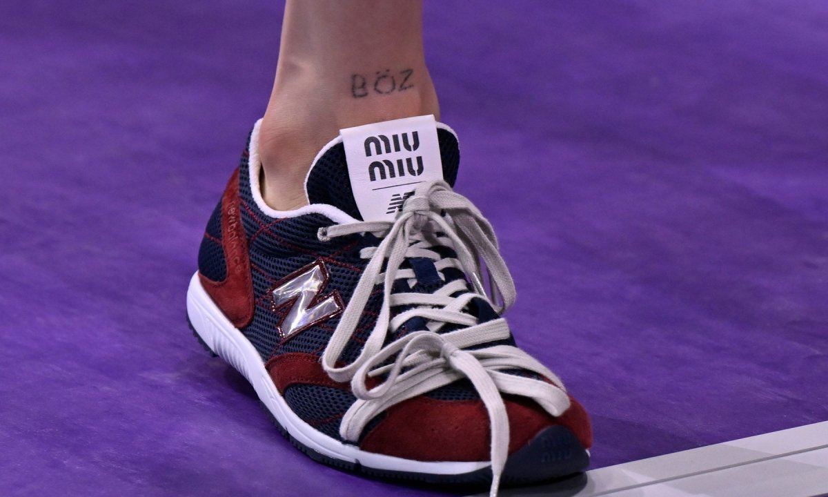 Miu Miu i New Balance ponovno udružili snage: Nove tenisice lagane su kao pero, a jedan neobičan detalj odmah upada u oči