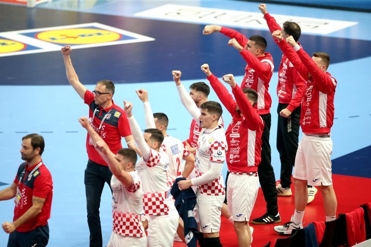 Nastavljaju se nevolje Davida Mandića; ovog puta iz EHF-a uvjeravaju da je upravo on pozitivan i već je napustio Mađarsku