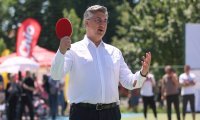 UHVATIO SE REKETA