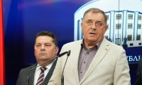 uzvratio mu