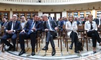 kandidata puno, ali ništa službeno