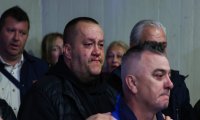 Suze, zagrljaji i tišina