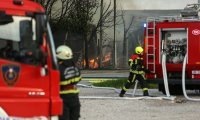 BEZ REGISTARSKIH OZNAKA