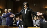 LEGENDARNI GENE SIMMONS