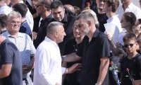 PROZVAO KRITIČARE