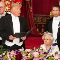 Donald Trump i kraljica Elizabeta II