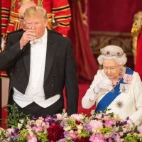 Donald Trump i kraljica Elizabeta II