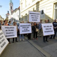 Prosvjed pred gradskom vijećnicom