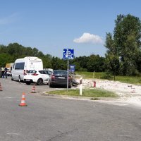 Kamion naletio na ljude na odmorištu