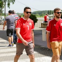 Osijek: Navijači uoči utakmice između Hrvatske i Walesa
