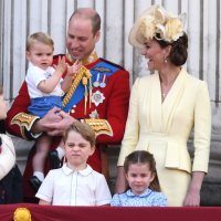 Princ George, princeza Charlotte i princ Louis veselo su mahali za vrijeme Trooping the Colour