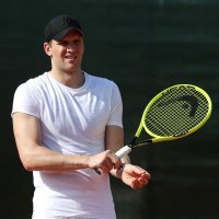 Bojan Bogdanović s reketom