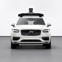 Volvo i Uber su predstavili poseban model Volvo XC90 koji može voziti sam