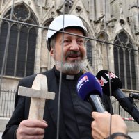 Prva misa u katedrali Notre Dame nakon požara