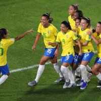 Brazil - Italija, Marta slavi sa suigračicama