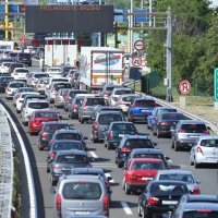Zagreb: Gužva na naplatnoj postaji Lučko na putu prema moru