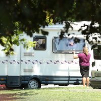 Zagreb: Građani iskoristili praznik za boravak na Jarunu uz kupanje, sunčanje i roštilj