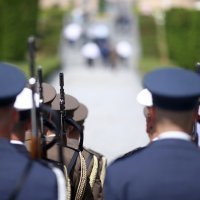 Državni vrh položio vijence na grobnici za neidentificirane zrtve iz Domovinskog rata