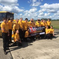 JCB Fastrac 8000 i ekipa iz JCB-a