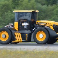 JCB Fastrac 8000 je najbrži traktor na svijetu