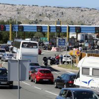 Riječki bajkeri sitnišem protiv naplate mostarine na Krčkom mostu