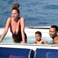 Chrissy Teigen i John Legends djecom na odmoru