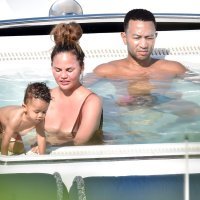 Chrissy Teigen i John Legends djecom na odmoru