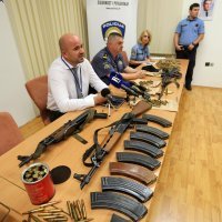 Policija zapljenila veliku količinu oružja kod Novog Vinodolskog
