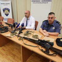 Policija zapljenila veliku količinu oružja kod Novog Vinodolskog
