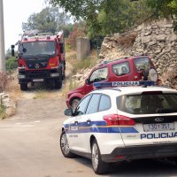 Iznad Grebaštice izbio veliki požar, u pomoć stigla dva kanadera