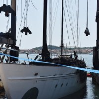 Na otoku Murteru izgorjela jedrilica, te su oštećena dva broda