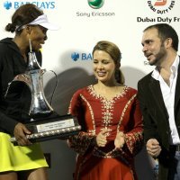 Princeza Haya i princ Ali s pobjednicom teniskog prvenstva WTA Dubai 2010. Venus Williams