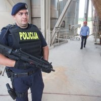 Davor Božinović prisustvovao spaljivanju oduzetih droga u Našicecementu