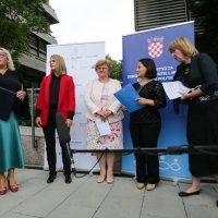 Ministarstvo obitelji i UNICEF obiteljskim centrima uručili službena vozila