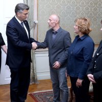 Andrej Plenković na sastanku s predstavnicima socijalnih radnika