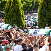 Dženaza za 33 identificirane žrtve genocida u Srebrenici