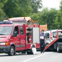 Poginula jedna osoba u sudaru automobila i kamiona u Točku kod Slunja