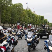 Macron s vojnom paradom prošao ulicama Pariza povodom Dana pada Bastille